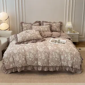 3-piece American vintage pastoral floral ruffle decorative duvet cover set, featuring floral prints and ruffled lace design, 100% polyester, including 1 duvet cover and 2 pillowcases (no filling)