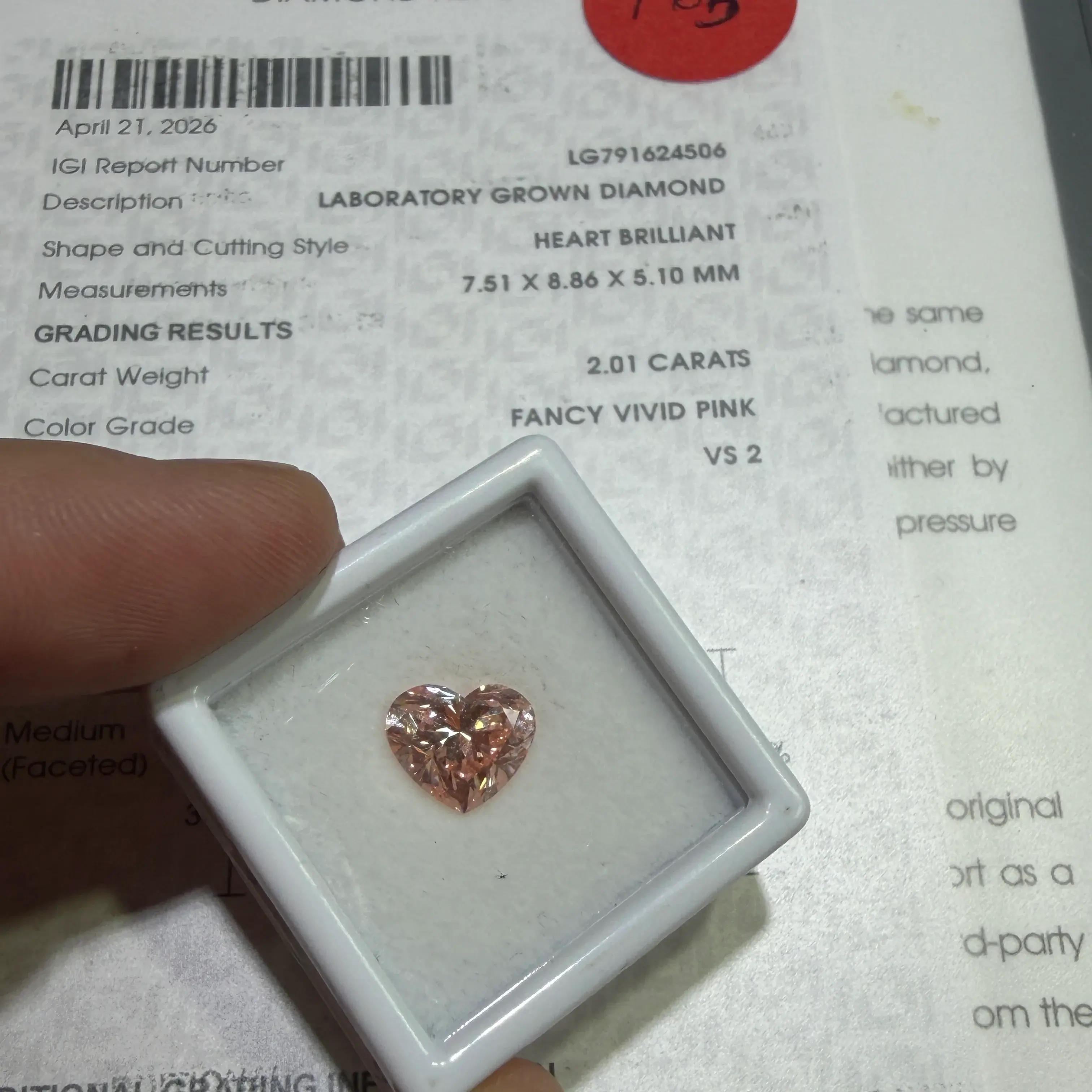 2.01ct Heart Brilliant Lab Grown Diamond (Fancy Vivid Pink, VS2, IGI Certified)