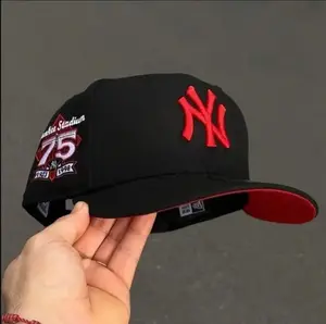 New Era New York Yankees 9FORTY A-Frame Snapback Hat – White Crown Red Brim – Adjustable MLB Baseball Cap – Streetwear Unisex Summer Edition
