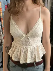 Women's Lace Splice Camisole with Spaghetti Strap, Textured Design, Slim-Fitting Deep V Neck Home Tank Top, Sweet Style for All Seasons, Womenswear, Cropped Cami Top