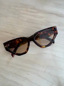 Rae: Sienna Cat Eye Sunglasses