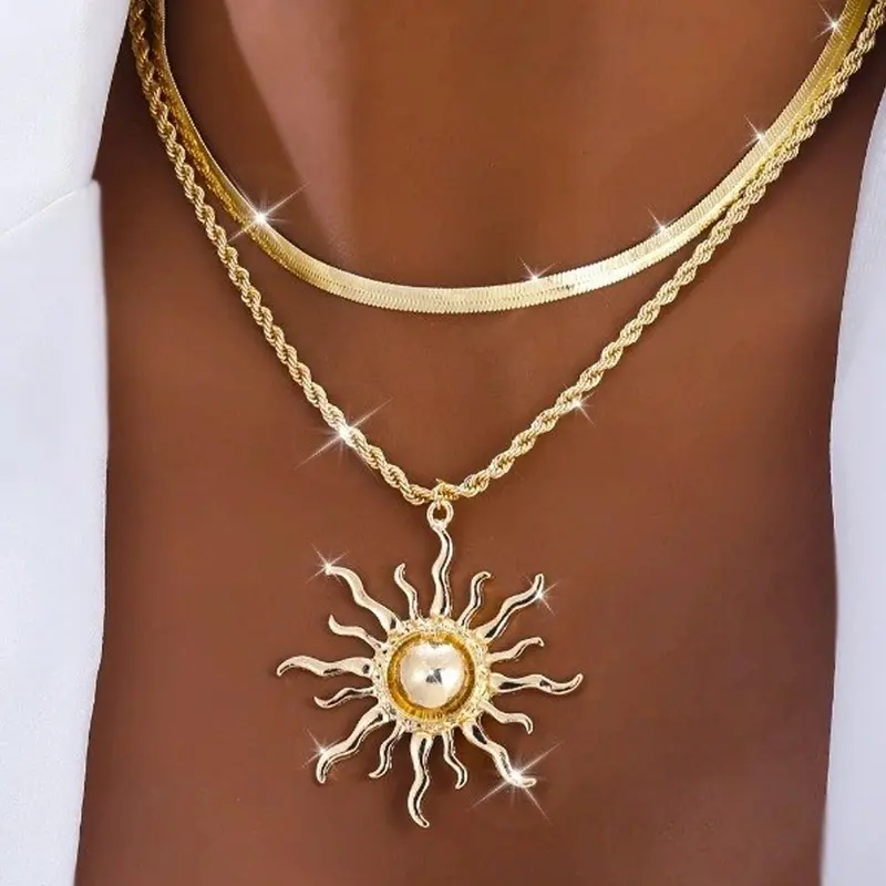 Punk Style Sun Pendant Necklace, Snake Chain Necklace, Costume Jewelry Necklace, Bling Stylish Accessory, Alloy Necklace, Fashion Jewelry for Men & Women for Party, Daily Clothing Decor, Fashionable Accessory