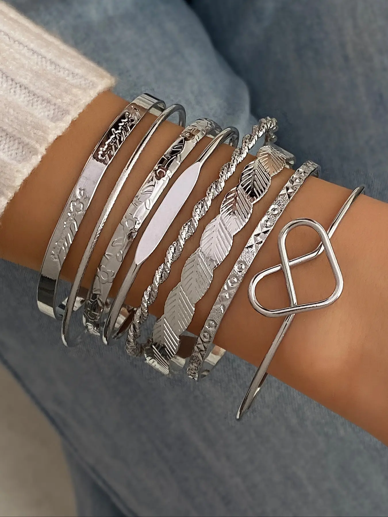 Heart Twisted Open Bangle Set, Fashionable Bangle, Pretty Bracelet, Trendy Stack Bangle, 8 Piece Fashion Jewelry Collection, Stylish Accessory for Women, Perfect Gift Idea, Stacking Bangles, Fashionable Bracelet Style, Bracelets Stack