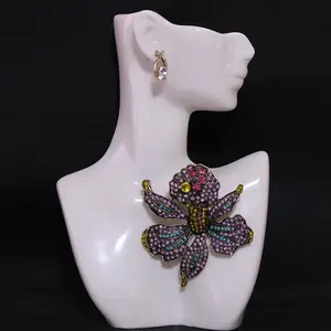 Fashion Baroque flower brooch