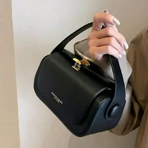 women tote handbag with stripe