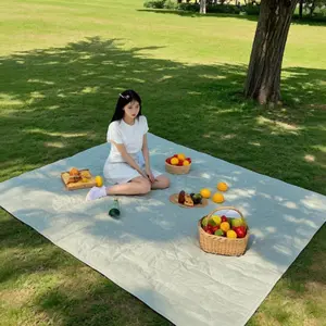 Waterproof Picnic Blanket, Foldable Compact Outdoor Mat, Easy to Carry, Ideal for Camping Hiking Travel Festivals