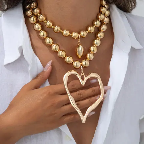 Women's Multi-Layer Heart Shaped Necklace, Fall Winter New Design, Geometric Hollow Out Heart Pendant, Versatile Fashion Jewelry for Daily Wear & Parties