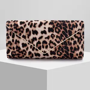 Fashionable Leopard Print Wallet for Women with Metal Decoration, Flap Closure, Formal/Party Wallet, Chain Strap Handbag for Night Party, Graduation Dance or Formal Occasions