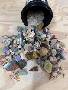 THE QUART MINI MINER-SAURUS NATURAL CRYSTAL AND FOSSIL MINING BUCKET