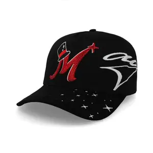 El Mago Hat with Red Embroidery, Stylish Black Cap, Star Design, Trendy Fashion Accessory for Men and Women