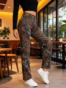 Ladies' Camouflage Utility Pants - Casual High-waisted Loose Straight-leg Wide-leg Jeans with Camouflage Pockets and Sports Style Camo Cargo