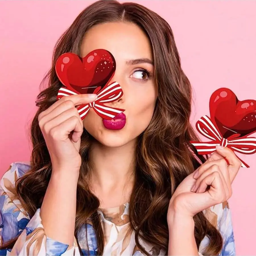 50pcs Striped Heart-Shaped Universal Lollipop Card Carriers with Striped Bow - Red Home & Festive Supplies for Valentine’s Day, Romantic Events, Tabletop Centerpieces, Gift Decoration (Festive Look Accent), Dessert Tables