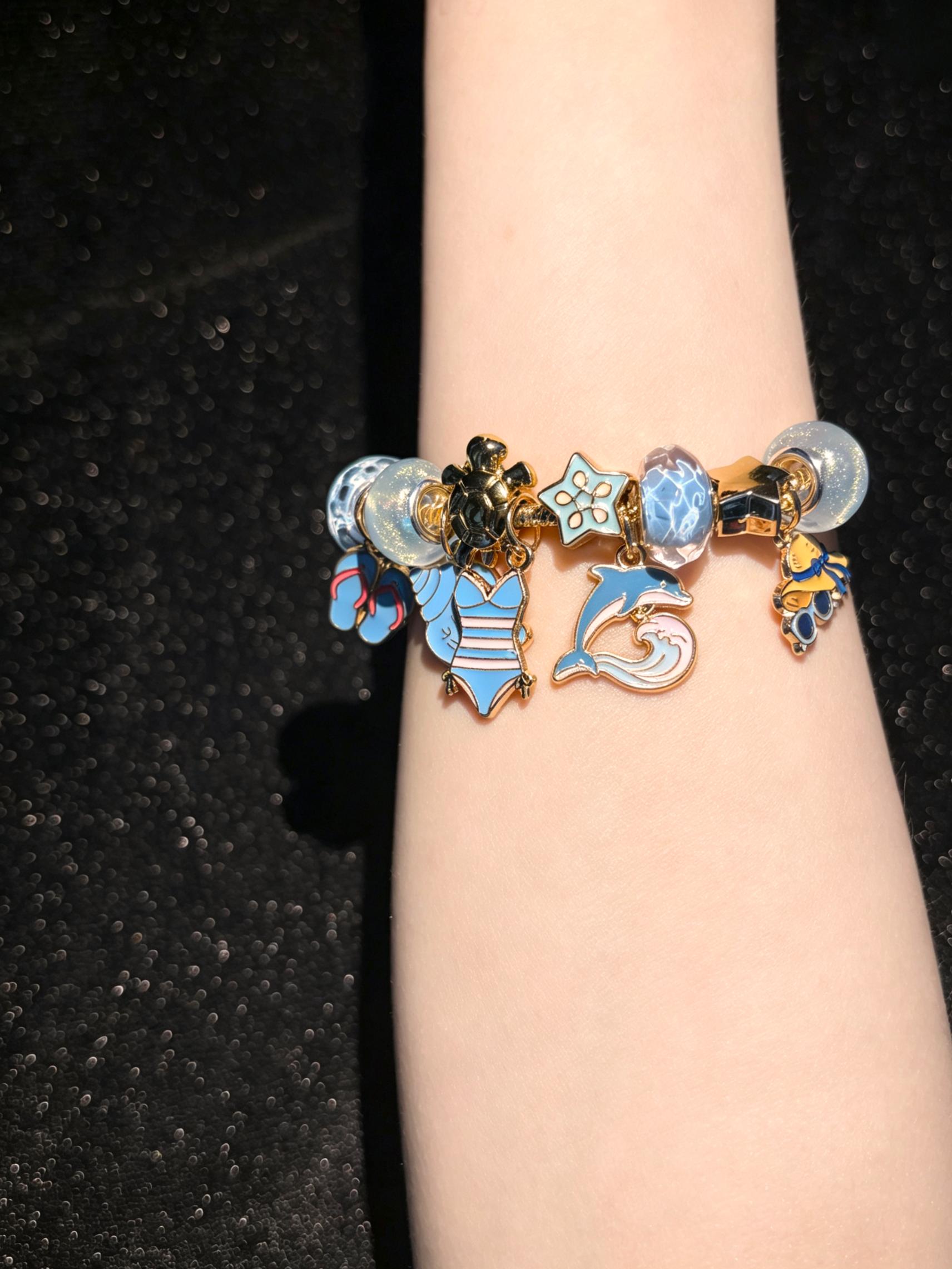 Women's Ocean Beach Theme Charm Bracelet, Gold-Tone Adjustable Snake Chain Bracelet with Shimmer Water-Like Beads, Summer Fashion Jewelry Gift