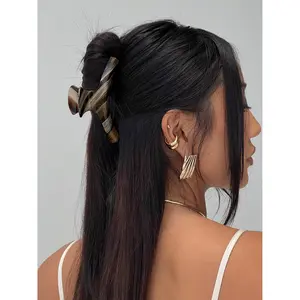 Yasmyn Hair Clip Brown