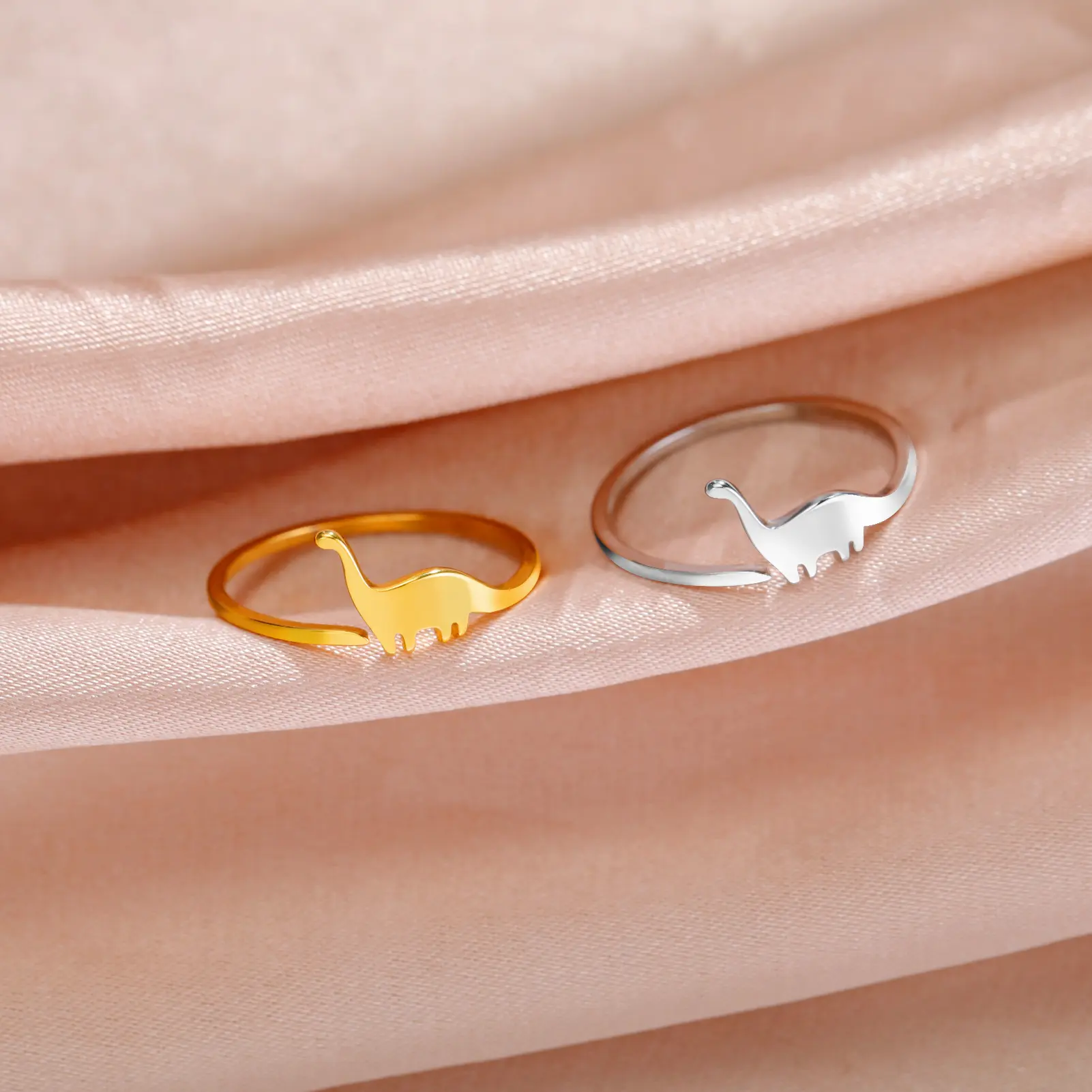 Cazador Adjustable Dinosaur Ring Stainless Steel Cute Brachiosaurus Open Rings for Women Animal Jewelry Birthday Gift Wholesale