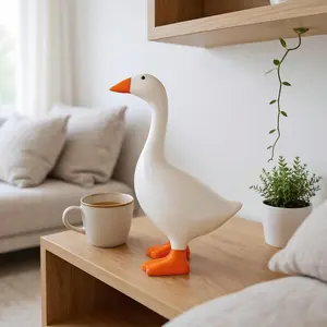 Cute Desk Goose Figurine with Magnetic Beak, Funny Resin Goose Key Holder for Notes and Small Items, Aesthetic Desk Decor for Women, Unique Gift Idea for Coworkers, Friends, Birthday, Christmas, Housewarming Gift, Fun Office Decor