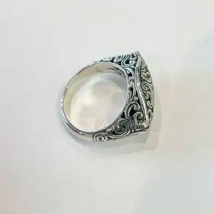 Sterling Silver 925 Well made and detailed sterling silver ring. Vintage Style Jewelry