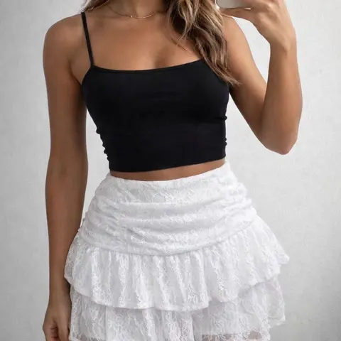 Women's Solid Lace Tiered Skorts, High-Waist 2-in-1 Tennis Skirt Shorts with Ruffle Trim, Lightweight Breathable Summer Bottoms, Skirts with Shorts Underneath