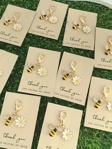 Little Bee Sunflower Metal Pendant, Fresh Pastoral Style, Cute Bee And Sunflower Shape, Can Be Hung On Bags, Keys, Or Zipper Pulls, Gentle And Healing, Versatile Usage, Suitable For Gifting To Teachers, Best Friends, Or Daily Decoration