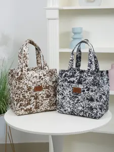 thick fabric with polka dot pattern, large-capacity portable storage bag, lunch bag, bento bag, Durable lunch bag, Insulated Lunch Bag, suitable for work lunches, picnics, and bento boxes, lined with aluminum foil and featuring a zippered pocket