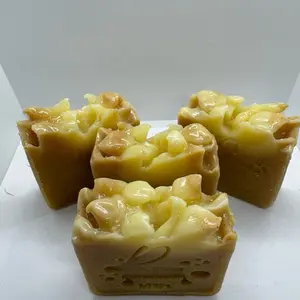 Jabón saponificado en frío,cúrcuma .