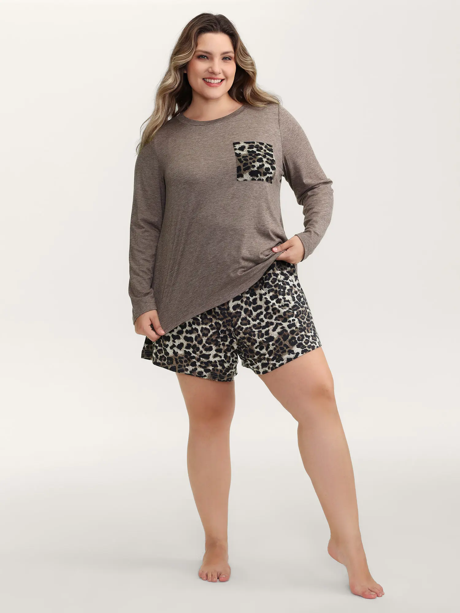 BloomChic Women's Plus Size 2-Piece Leopard Print Pajama Set, Casual Long Sleeve Loungewear with Side Pockets, High Stretch Fabric