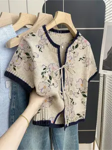 Women's khaki bohemian ethnic style short-sleeve knit top. Loose round neck, contrast small floral print, front tie design, contrast piping. Suitable for spring & summer, daily casual wear, Casual Fashion Fitted Top