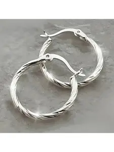 High-quality stainless steel hypoallergenic hoop earrings, comfortable and versatile, simple and elegant. Fashion ladies' earrings suitable for daily wear or parties, jewelry accessories, an exquisite gift for women.
