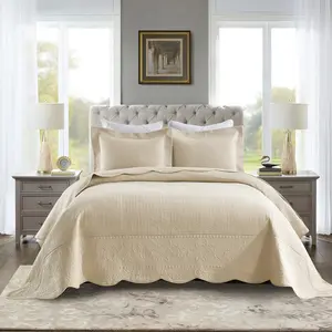 3-Pcs  Striped Quilted Bedspread Set, Scalloped Edge Embroidered Floral Bed Cover with Pillow Shams, Lightweight Breathable All Season Bedding for Queen/King Size Bed, Modern Farmhouse Bedroom Decor
