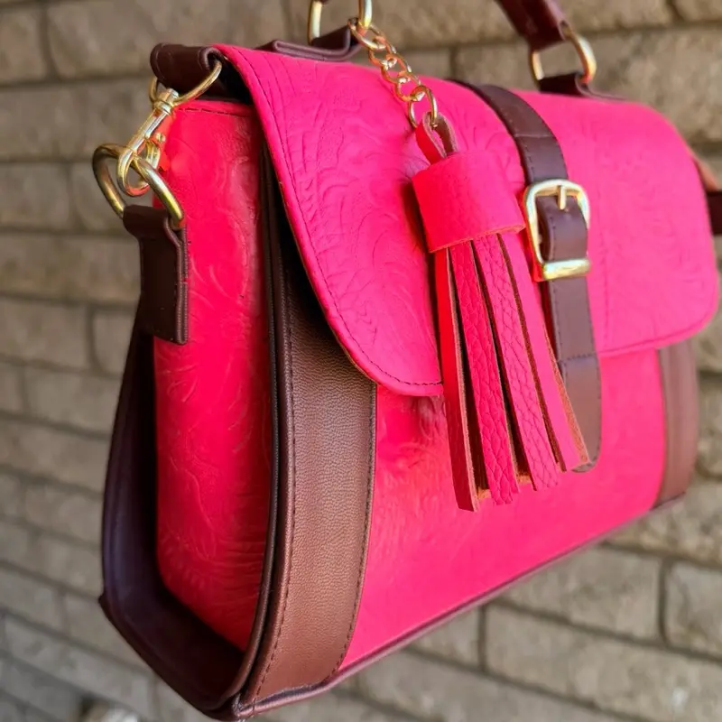 Bolsa piel cuadrada $65 - Mexican Leather Bag Hermosa Bolsa de Piel 100% Ternero with Floral Embroidery & Gold Charm Artisanal Handcrafted Chiapaneco Handbag, bolsa artesanal