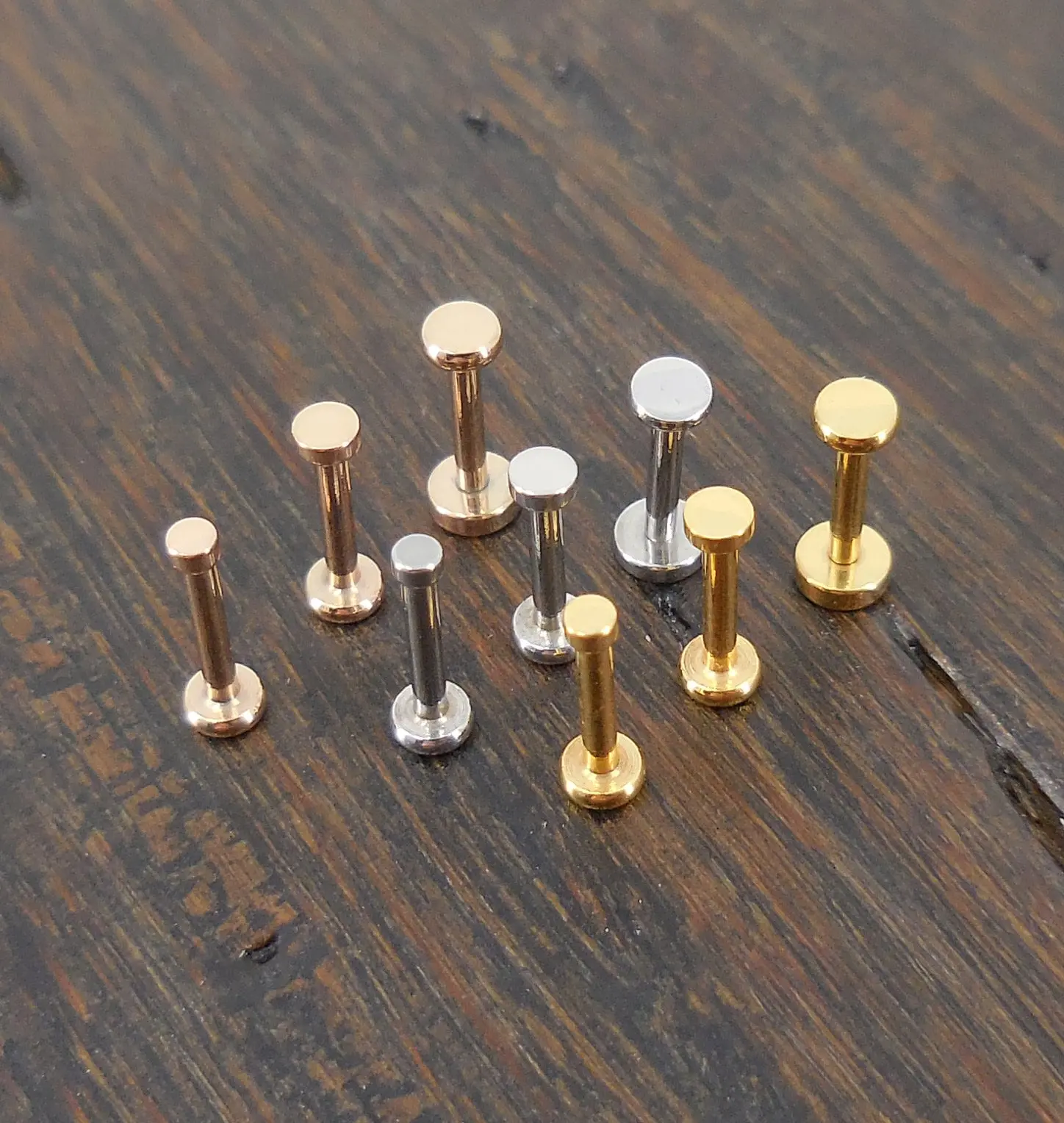 Small Flat Disc Circle Labret Stud 16G, 18G, 20G Flatback Threadless Tragus Helix Push Pin Earrings Cartilage Flat Back Gold Tone Nose Stud
