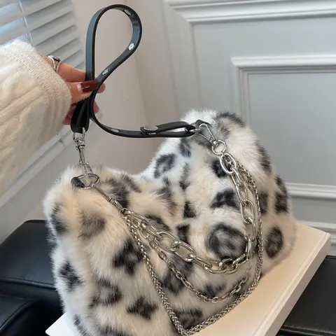 Fashionable plush texture bag, Fashionable shoulder bag, Crossbody Chain Bag with color matching pattern, featuring multi chain detail decoration design, can accommodate mobile phones, lipstick, for dates, parties, shopping, Fashionable Bags