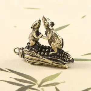 Retro Mouse Corn Brass Micro Carving Ornament Creative Metal Wealth Attraction Mouse Desktop Tea Pet Craft Home Decor Ornament