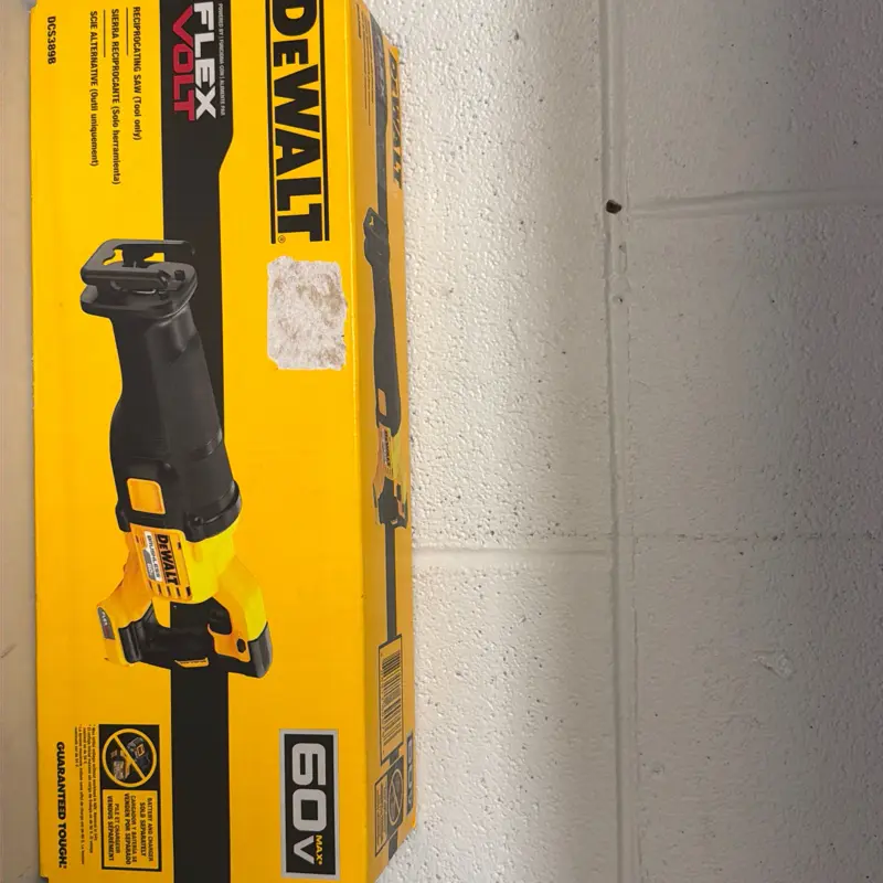 MSRP 319 DCS389B dewalt reciprocating saw (tool only)