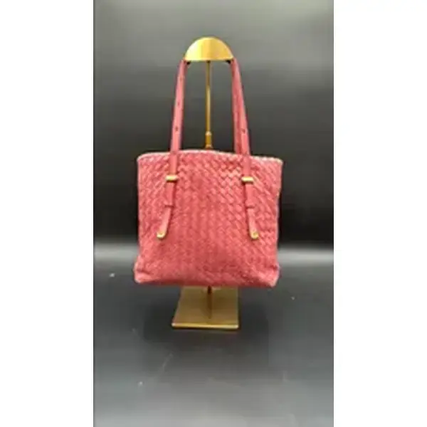 Pre-owned Leather Luxury Bags & Accessories Bottega Veneta Intrecciato Capri Tote Tote Bag, Pink Date Code: 162937V00A26205. Entrupy ID: D6WX8B3.