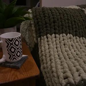 Sage & Olive Green Checkered Chunky Knit Throw Blanket