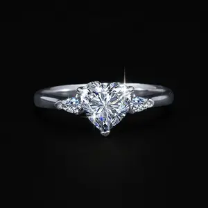 Color D, 1 carat heart Moissanite ring for women — luxurious, high-end feel, S925 sterling silver; ideal as a wedding or engagement gift