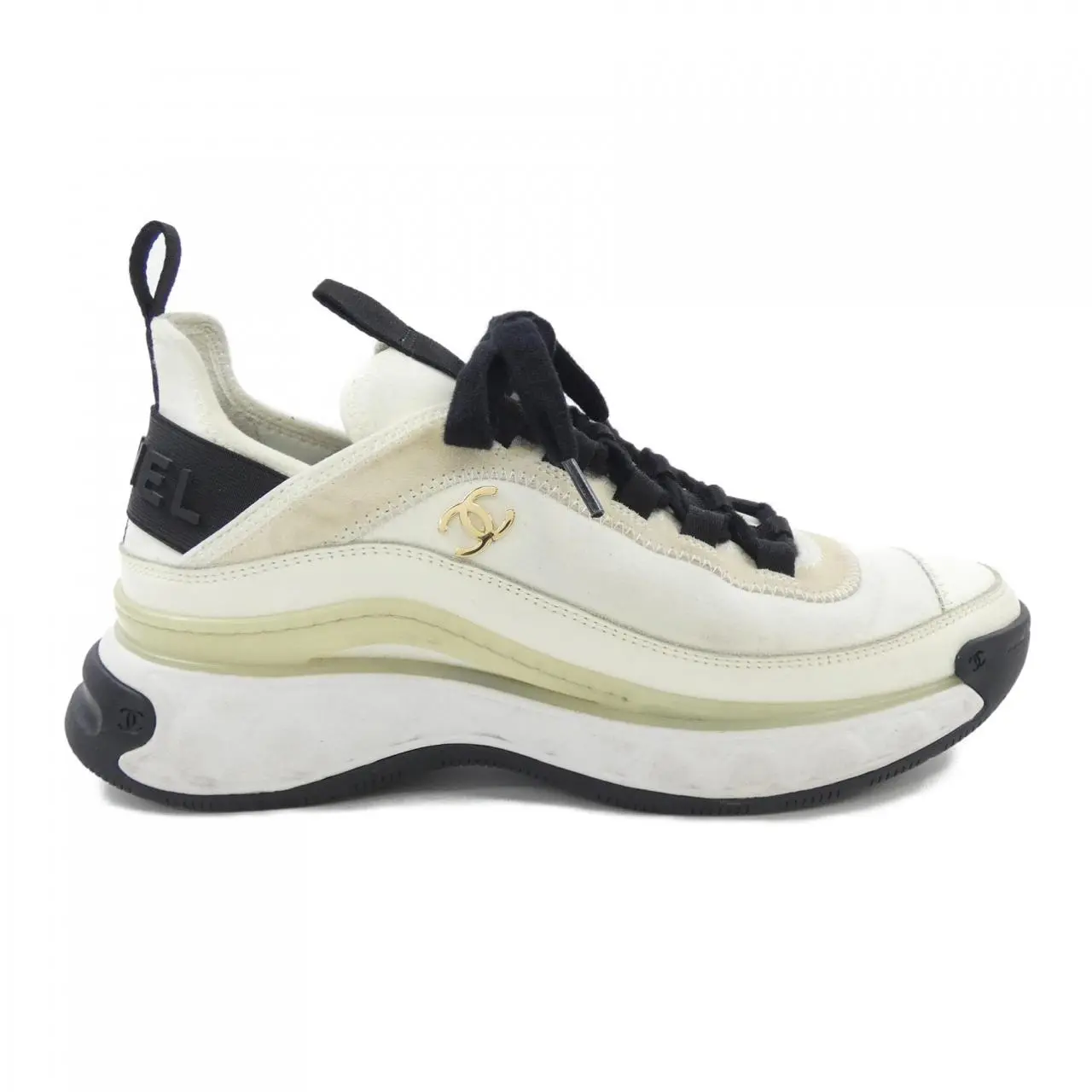 Pre-owned CHANEL Calfskin Small Leather Goods Sneakers