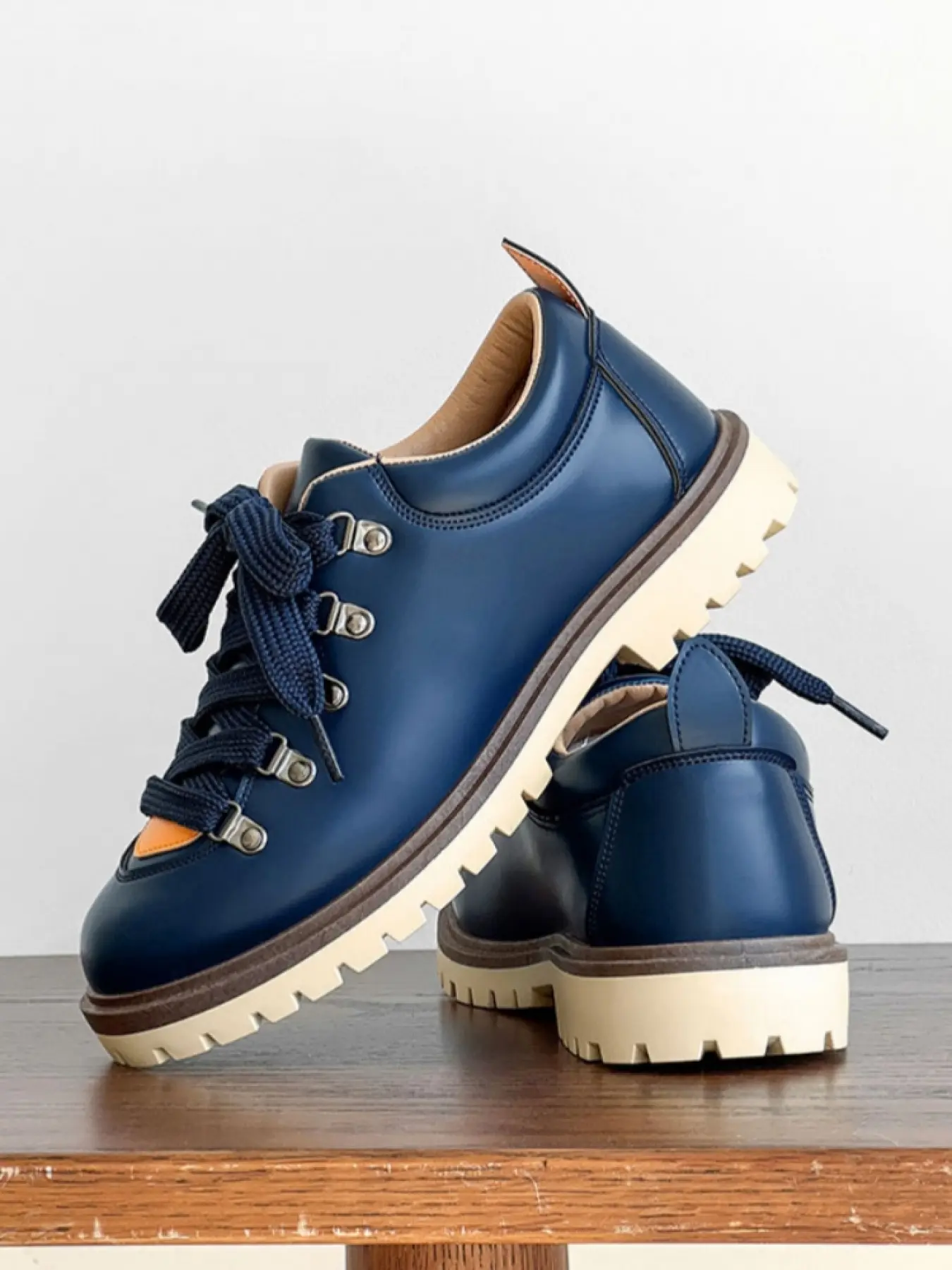 Men's Navy Blue & Orange Color-Block Gum-Sole Casual Walking Shoes, Sports Shoes, Athletic, Retro Workwear Style, Wrinkle-Resistant Leather Upper, Metal Buckle Laces, Wear-Resistant Gum Sole, Durable & Easy to Maintain, Daily Commuting & Casual Outings