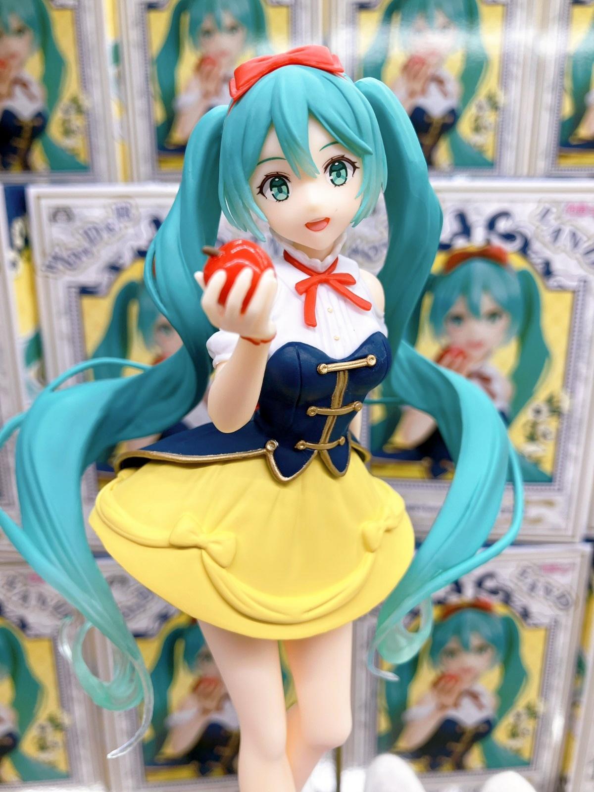 18cm Hatsune Miku Wonderland Shirayuki Hime PVC Official Anime Figure Figurine Collectible Model Table Ornament Fan Collection Holiday & Birthday Gifts