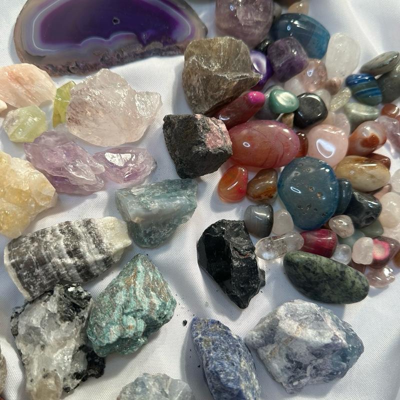 Wowzza Gallon Mining Bucket with Citrine, Amethyst, Muscovite, crazy lace agate and more home decor natural crystal