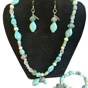 gorgeous green teal necklace set Female