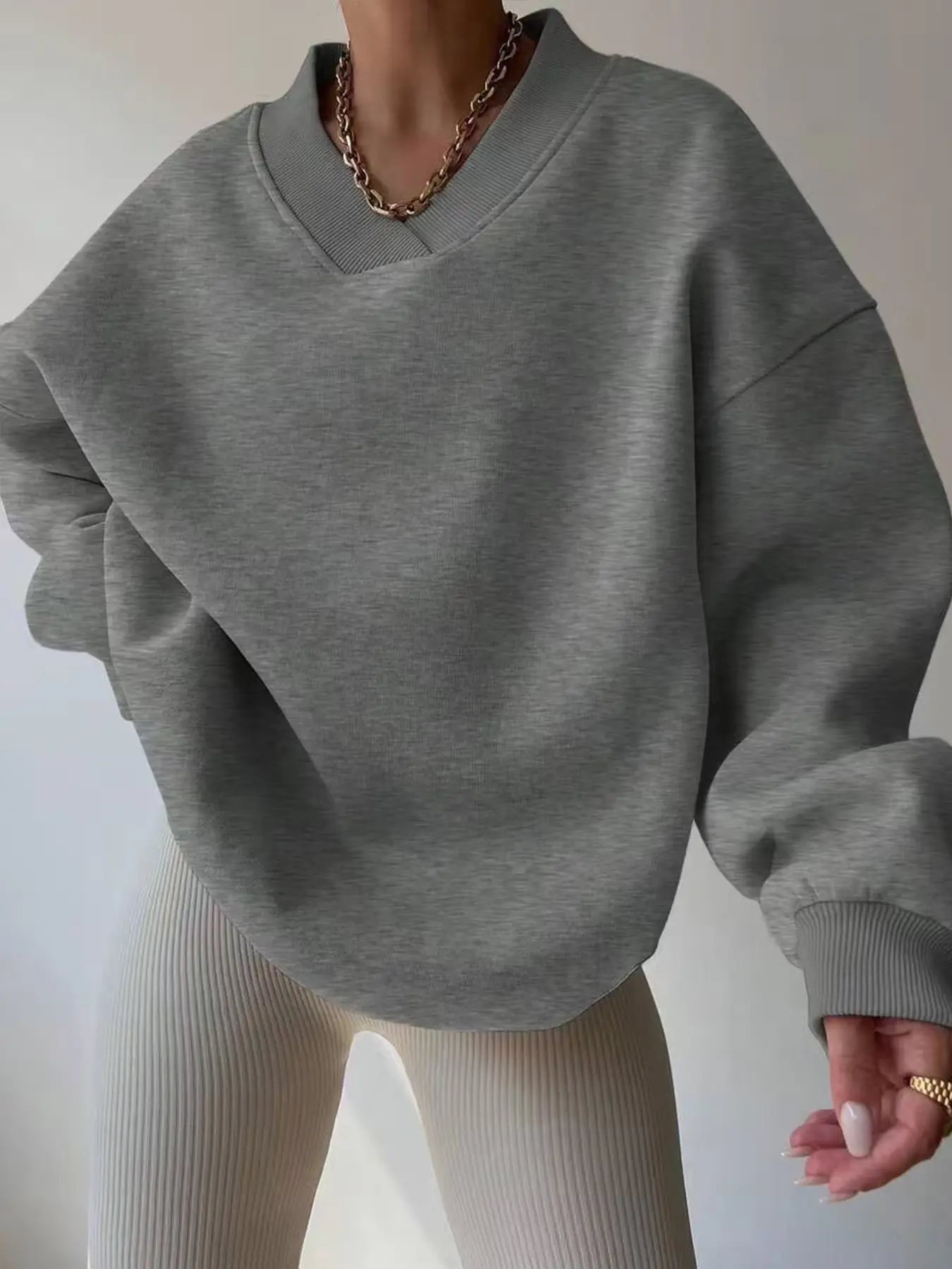 Autumn Winter New V Neck Fashion Aesthetic Casual Solid Color Drop Shoulder Fleece Long Sleeve Loose Knit Pullover Sweatshirt Top Women