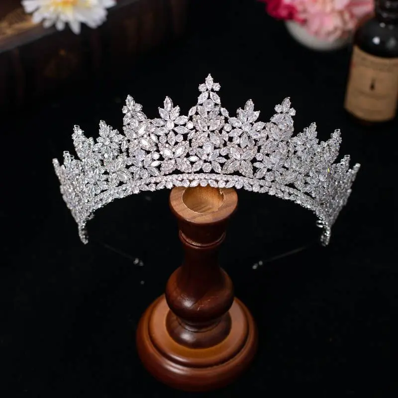 Silver Leaf Diamond Queen Crown Sparkling Bridal Tiara for  display picture 2