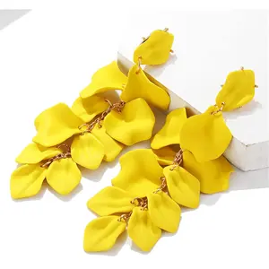 Acrylic Matte Rose Flower Petal Long Drop Dangle Earring Bohemian Resin Floral Tassel Statement Hanging Earring for Women Exaggerated Party Jewelry Gift