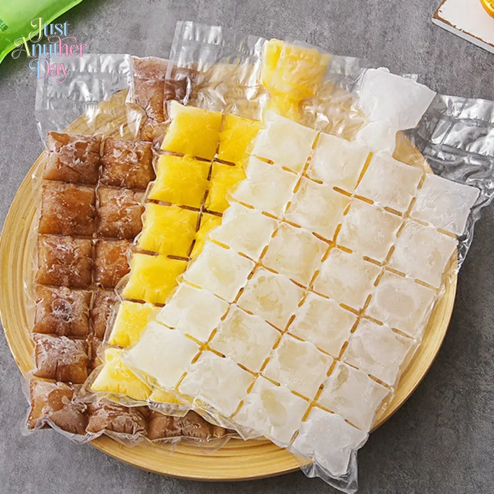 100PCS Disposable Ice Cube Bags, Self-Seal Freezer Ice Bags, Leakproof Ice Cube Molds for Passion Fruit, Juice, Cocktails, Summer Drinks, Food Grade Ice Making Bags