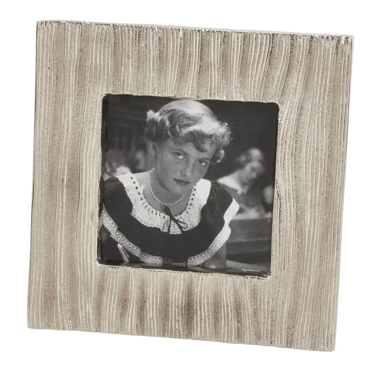 SARO PF282.S3 Aluminium Photo Frame - Patterned Textured Distressed Look, 1.5 lbs Vintage Silver Home Decor, Wall Display for Photo Collectors