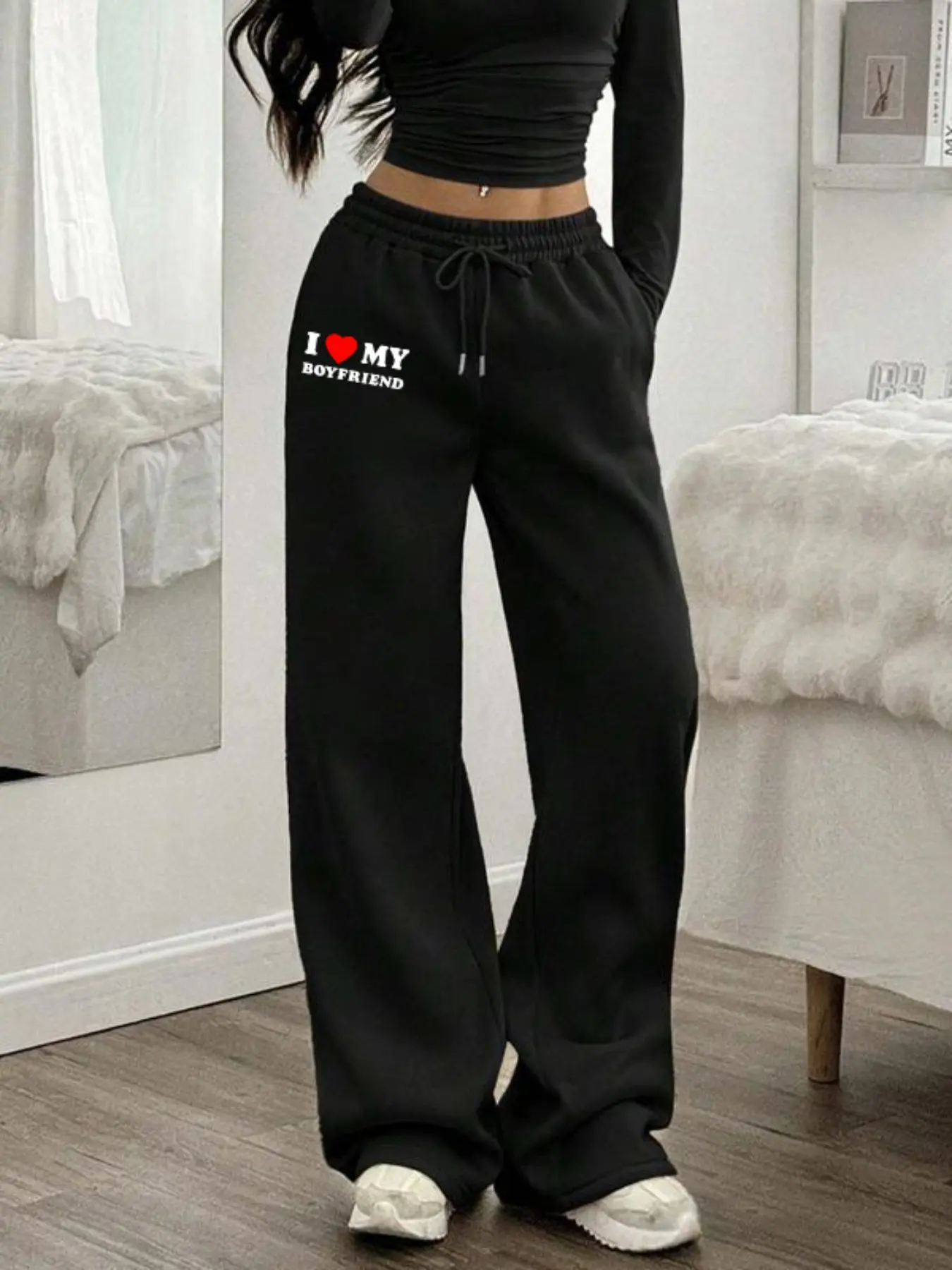 Sweet 'I Love My Boyfriend' Women Sweatpants, Casual Loose Fitted Adjustable Drawstring, Black Oversize High Waist Pants with Romantic, Geometric Design, Ideal for Sweet Trendsetters & Casual Style Admirers, Perfect for Cozy-Inspired Looks & Daily Wear