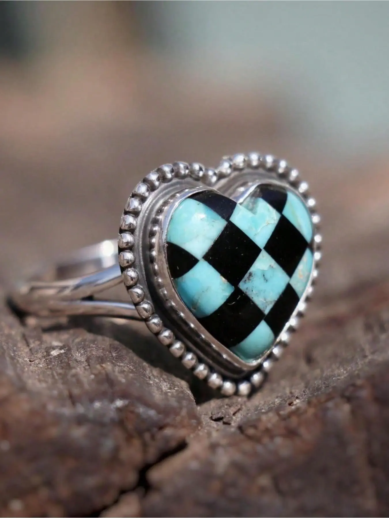 Exquisite Boho Heart Ring for Women, Inlaid with Synthetic Turquoise, Elegant Jewelry for Daily Wear, Perfect Gift for Her