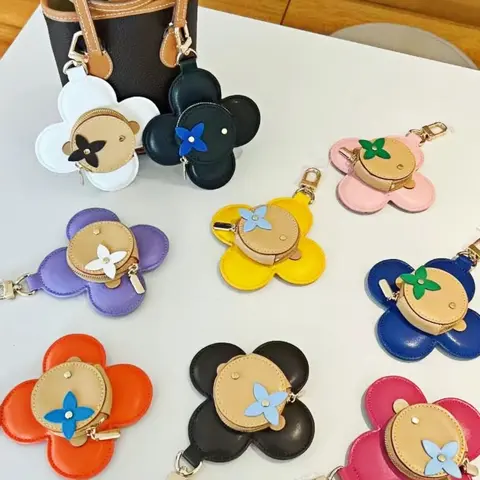 Mini Bag Charm New Arrival Luxury Sunflower Keychain, Keychain Charms, Key Accessories, Cute Keychains, Unique Genuine Leather Women's Bag Accessory, Elegant Handbag Decoration